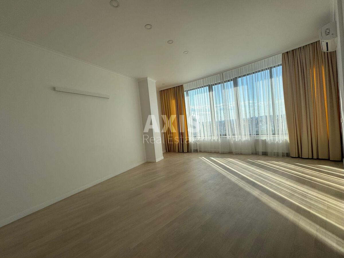Office vul. Jevgena Konoval'cja 26А, 203m2593104