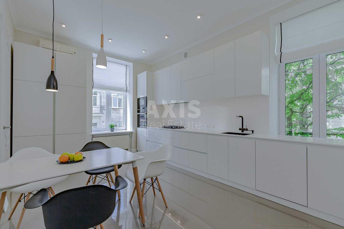 4k apartment vul. Antonovycha 118
