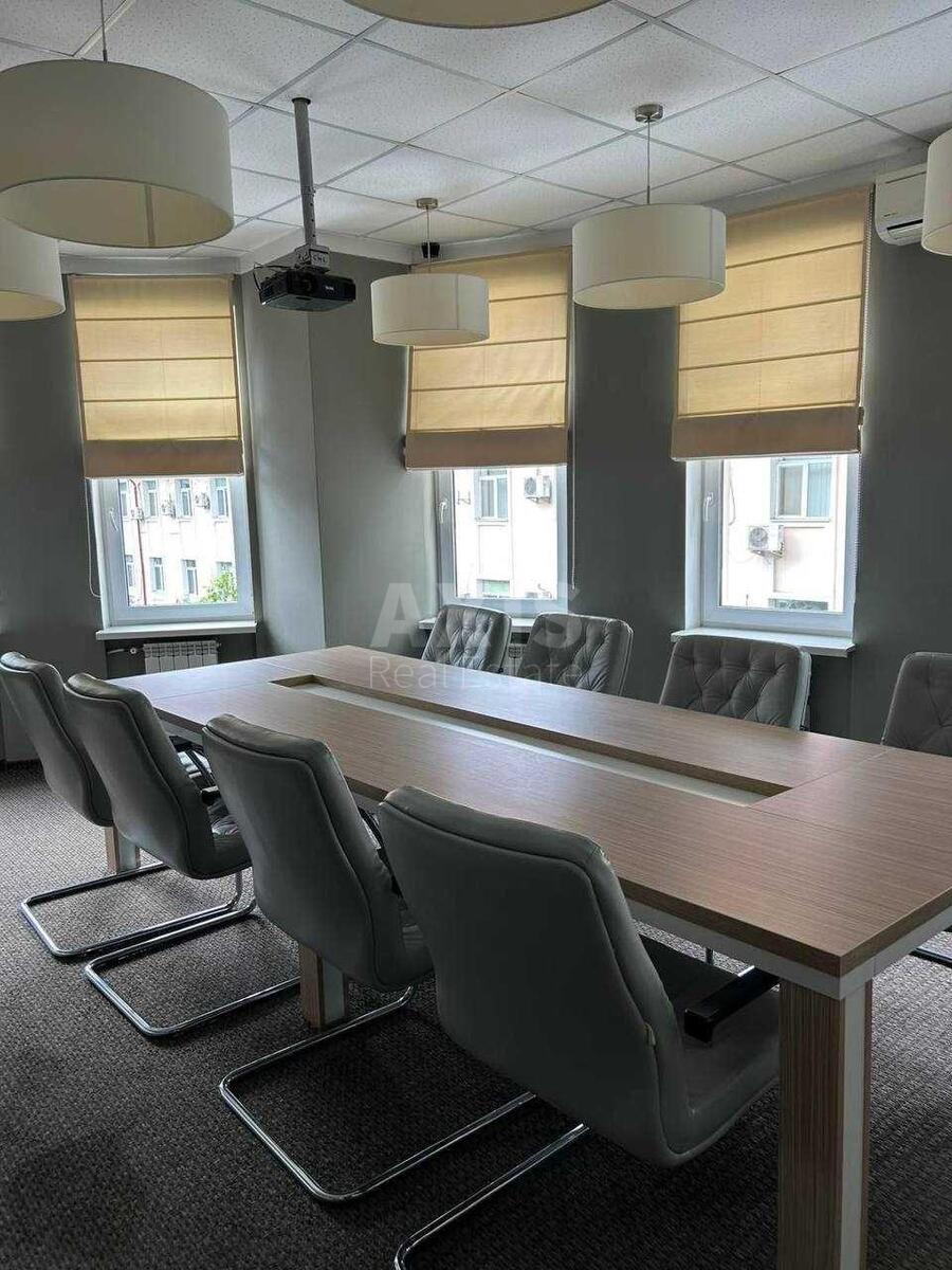 Office vul. Malopidval'na 12, 80m2
