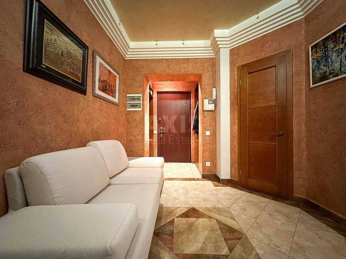 1k apartment vul. Polupanova 106