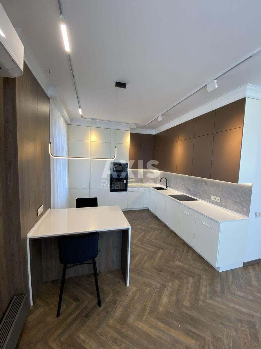4k apartment vul. Strutyns'kogo Sergija 20