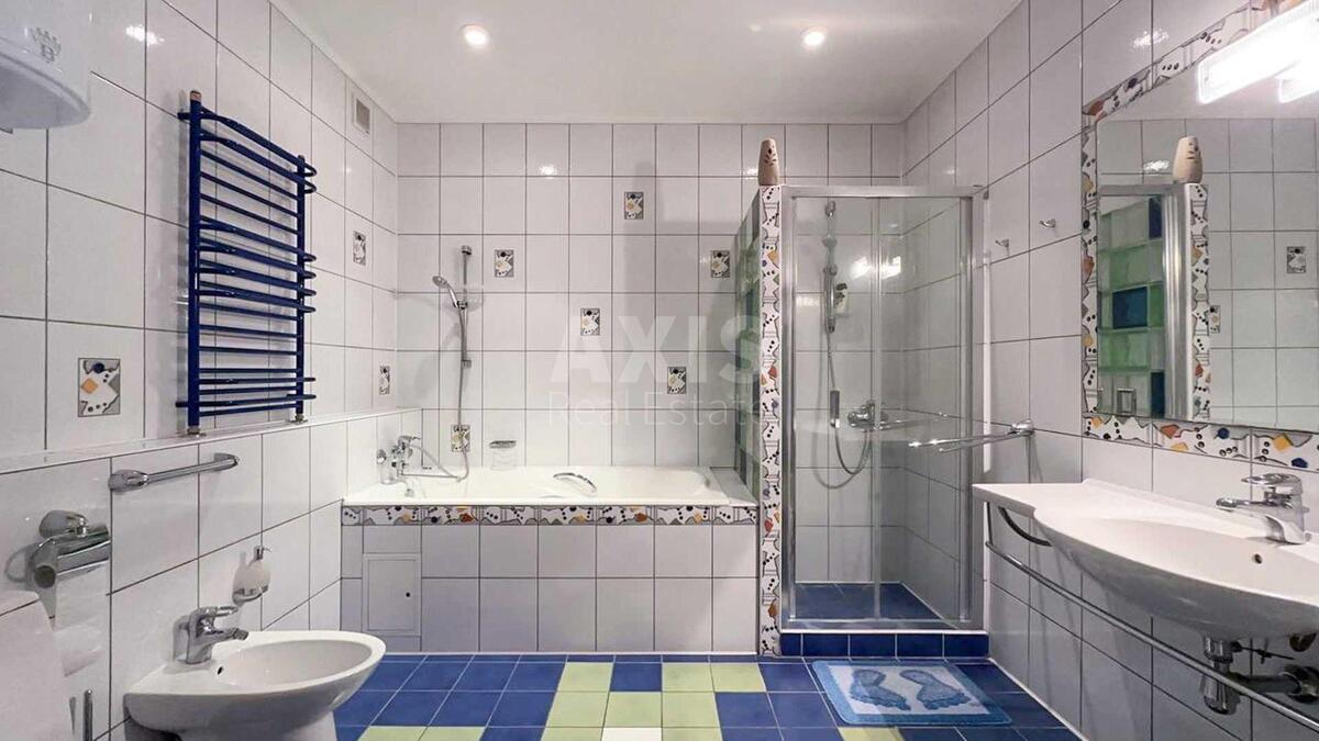3k apartment vul. Pavlivs'ka 1813