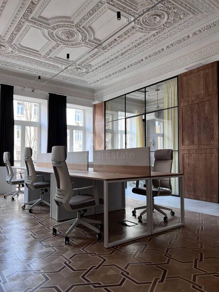 Office vul. Rustaveli Shota 22, 180m21