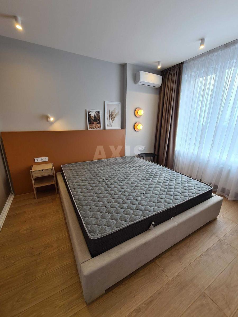 2k apartment vul. Zabolotnogo Akademika 11