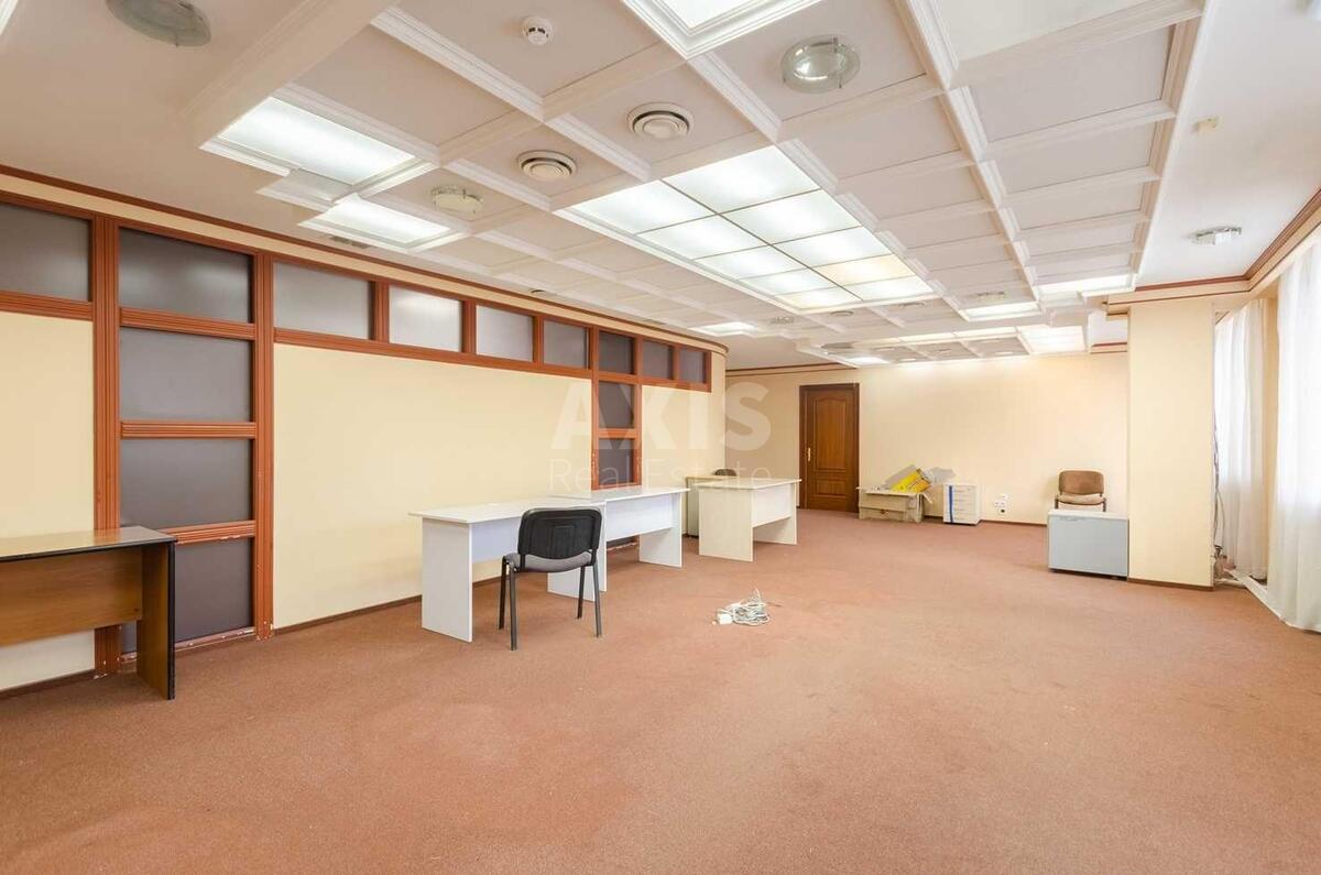 Office bul. Druzhby Narodiv 38, 79m23