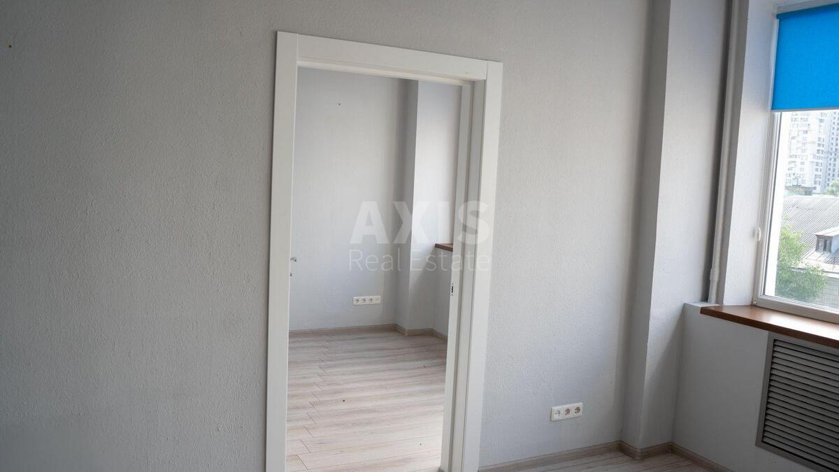 Office bul. Lesi Ukrai'nky 34, 83m25