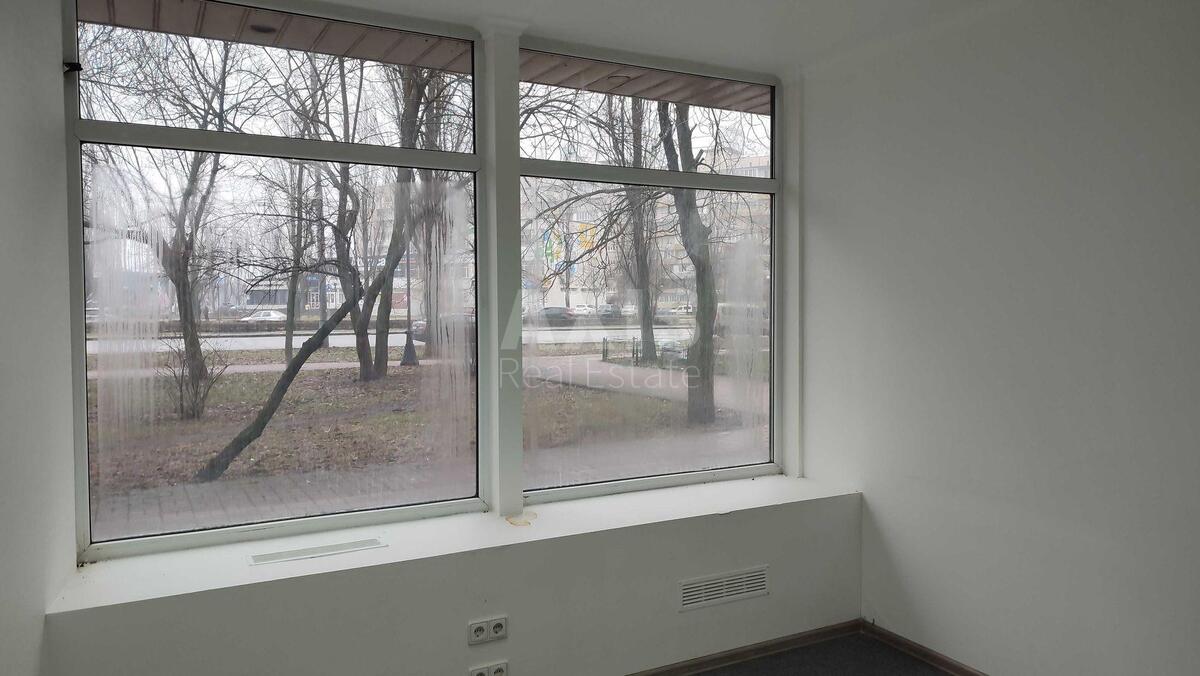 Trade object vul. Malynovs'kogo Marshala 21/23, 270m25