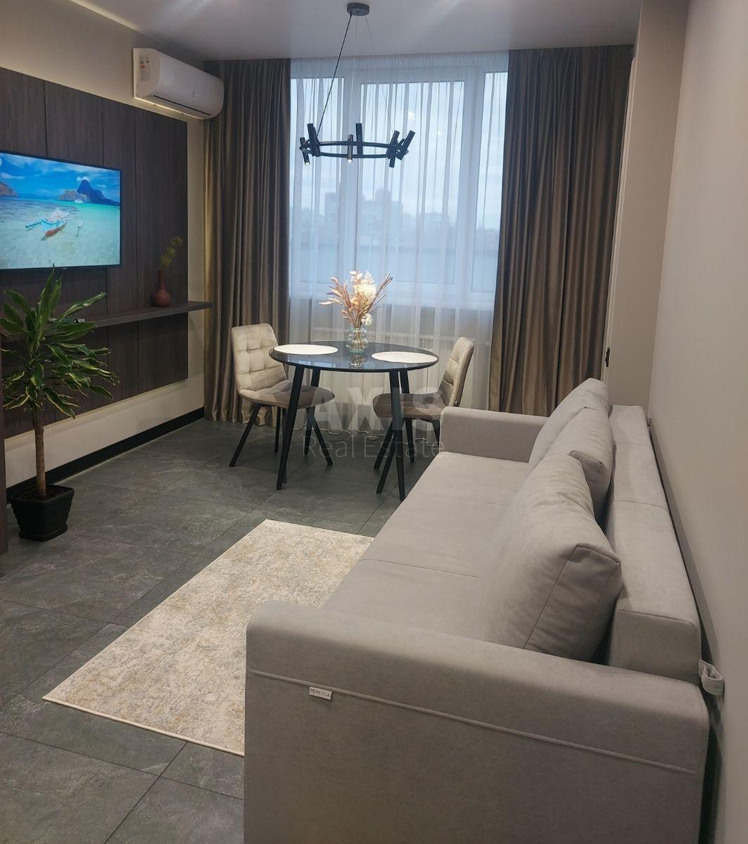 1k apartment vul. Sverstjuka Jevgena 41