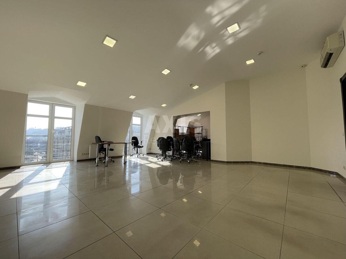 Office vul. Spas'ka 5, 324m23