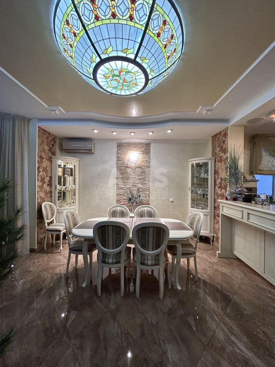 4k apartment vul. Symonenka Vasylja 5