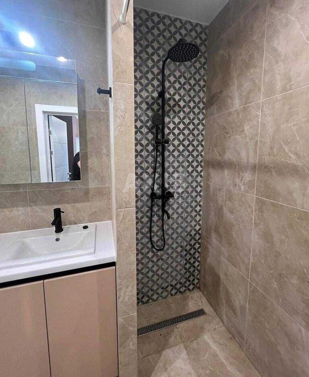 1k apartment vul. Sverstjuka Jevgena 6Д6