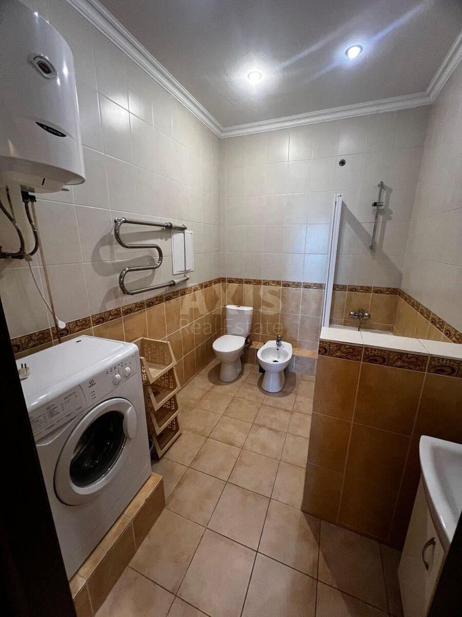 1k apartment vul. Jevgena Konoval'cja 44А4