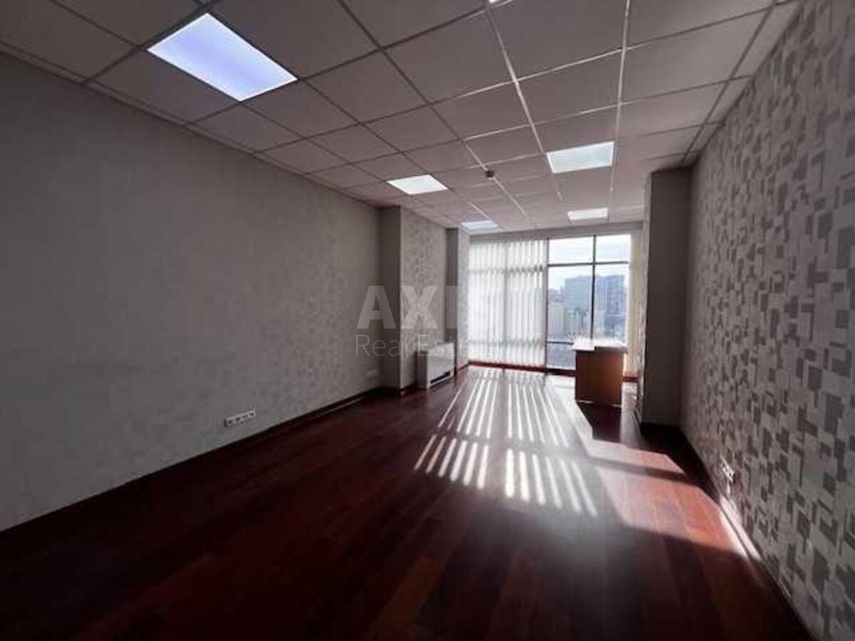 Office vul. Velyka Vasyl'kivs'ka 72, 180m20