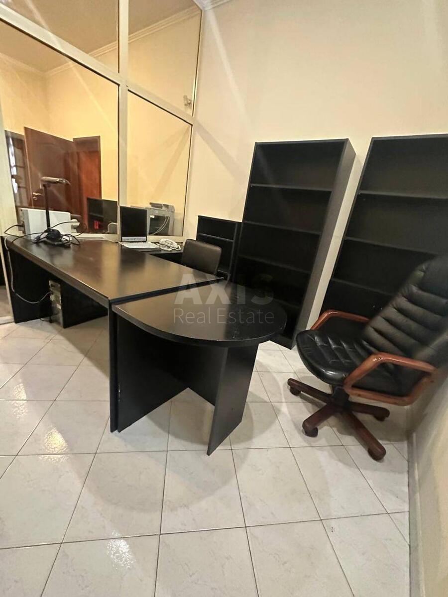 Office vul. Velyka Vasyl'kivs'ka 32, 270m24