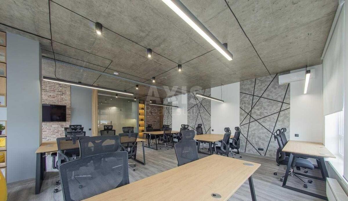 Office vul. Zhyljans'ka 68, 87m22