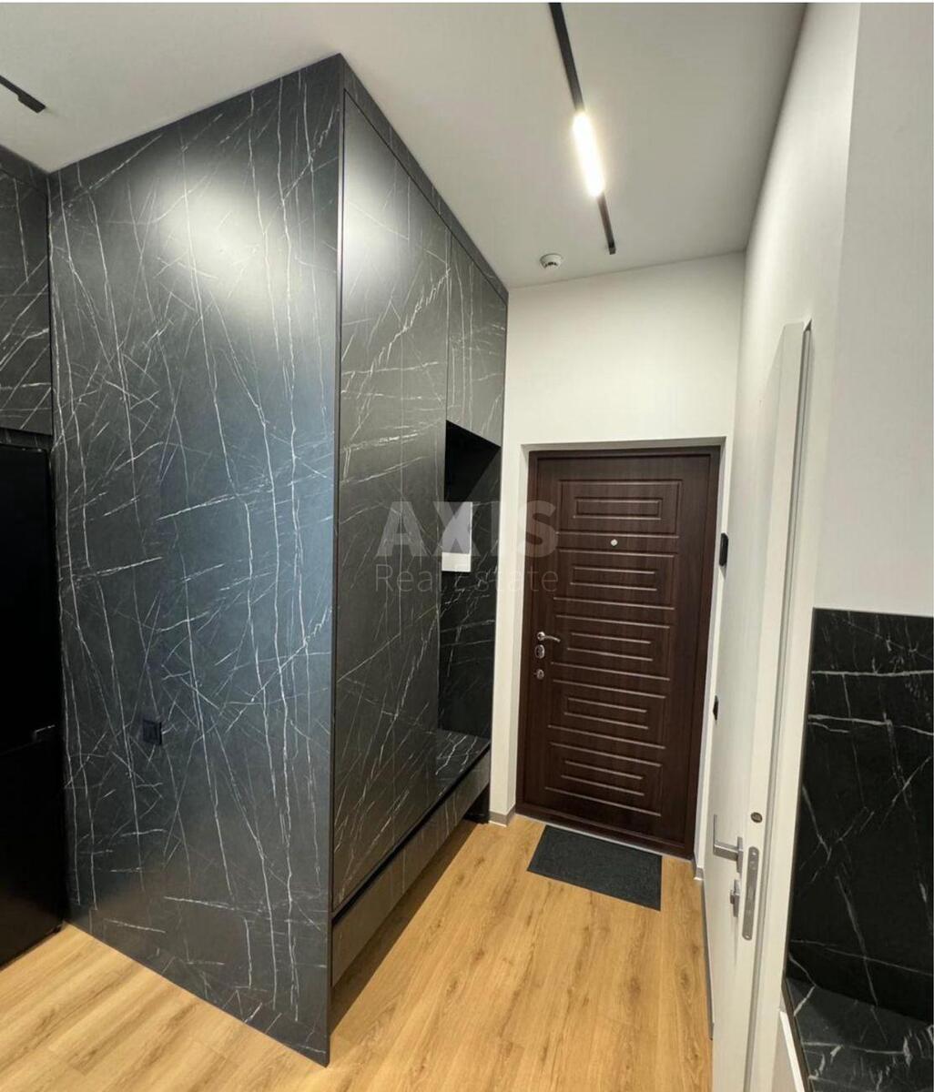 1k apartment vul. Zhyljans'ka 686335411