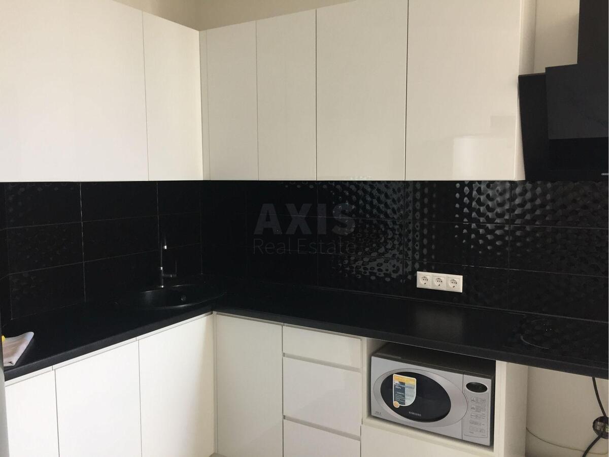 1k apartment nab. Dniprovs'ka 15