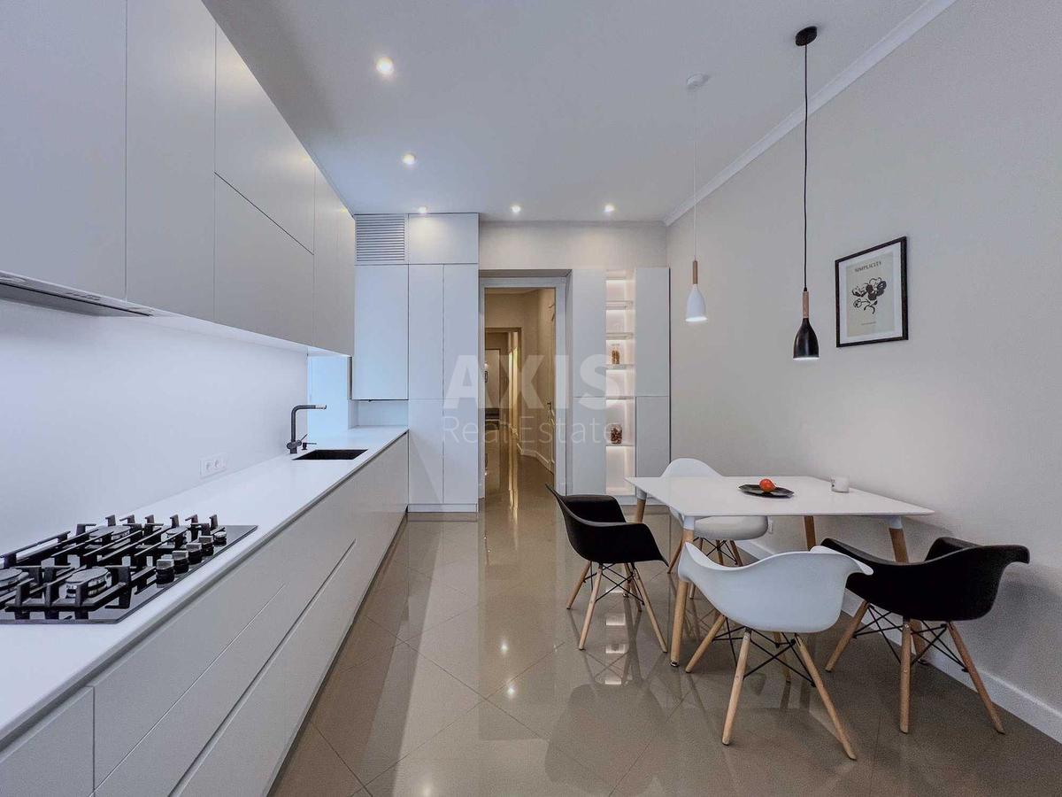 4k apartment vul. Antonovycha 180