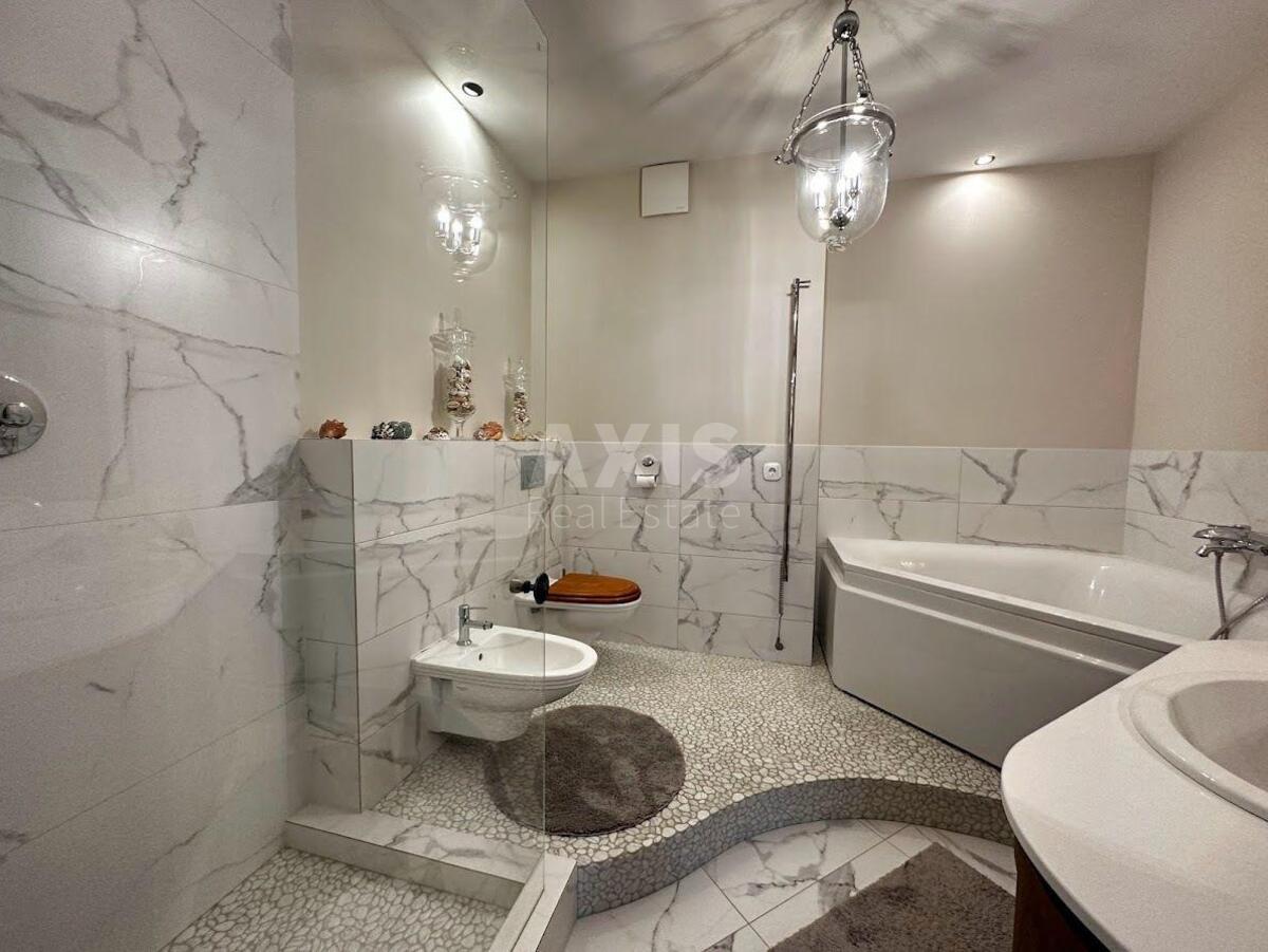 3k apartment vul. Zhyljans'ka 5910