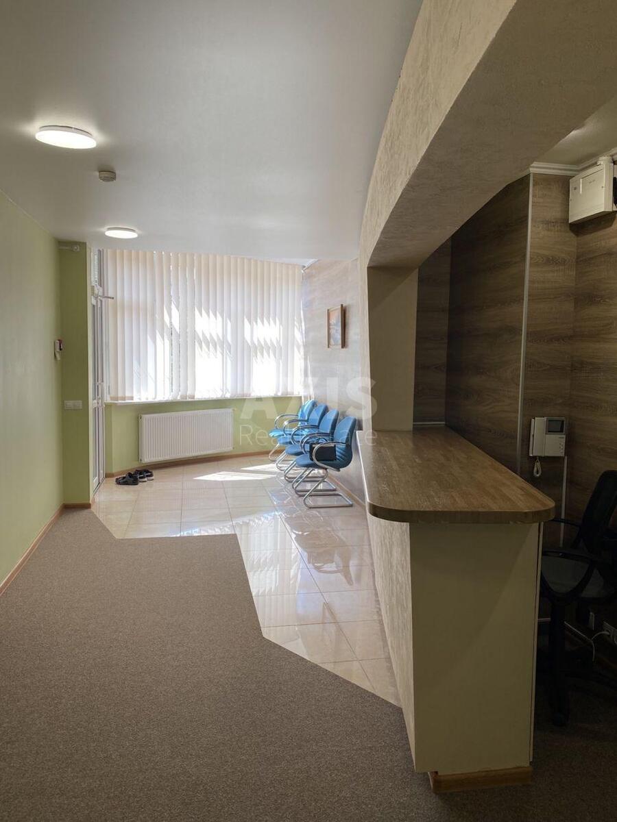 Office vul. Ahmatovoi' Anny 13, 272m2599445