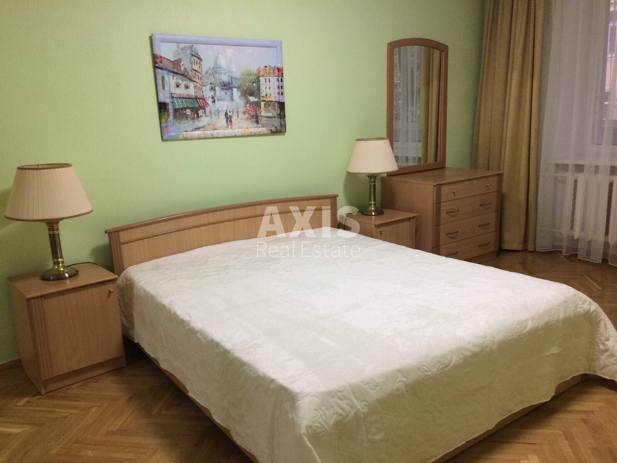 2к квартира ул. Малая Житомирская 106