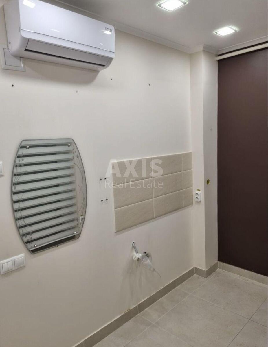 Trade object bul. Mykoly Mikhnovskoho 32, 50m26072211