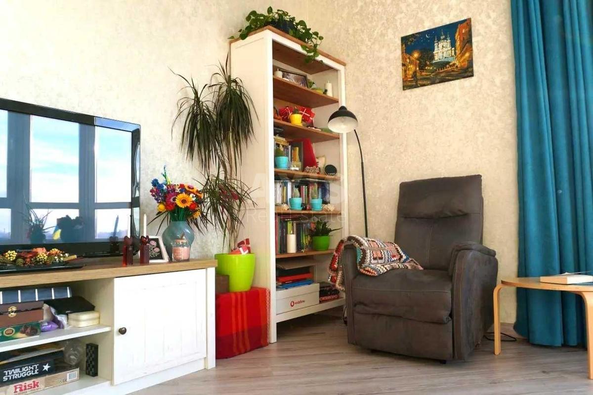 2k apartment vul. Kahovs'ka 580