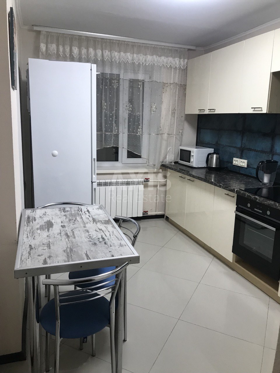 3к квартира ул. Братства Тарасовцев 12/37619570