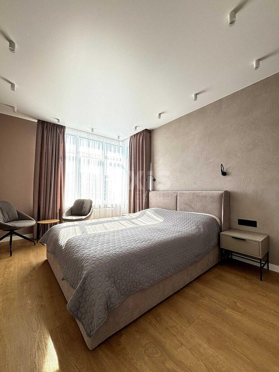 2k apartment vul. Sverstjuka Jevgena 4619793