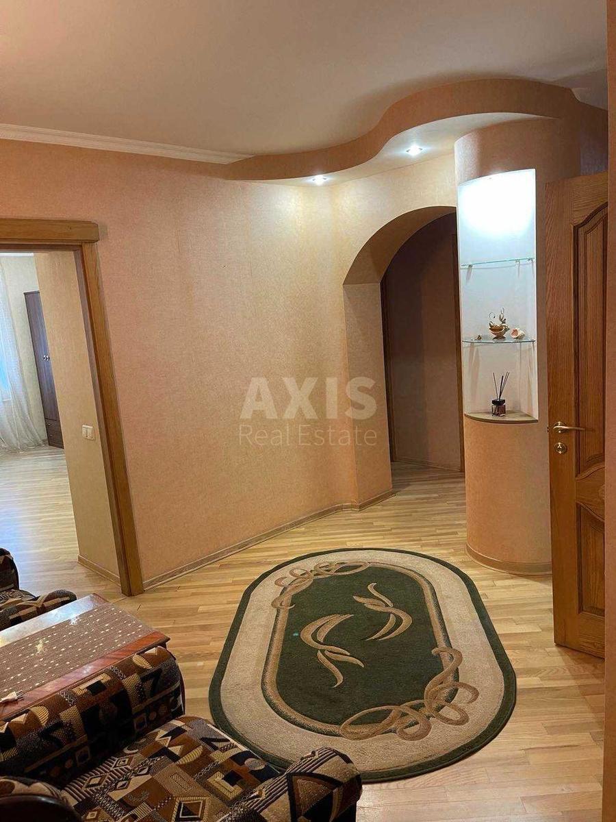 3k apartment vul. Ahmatovoi' Anny 37