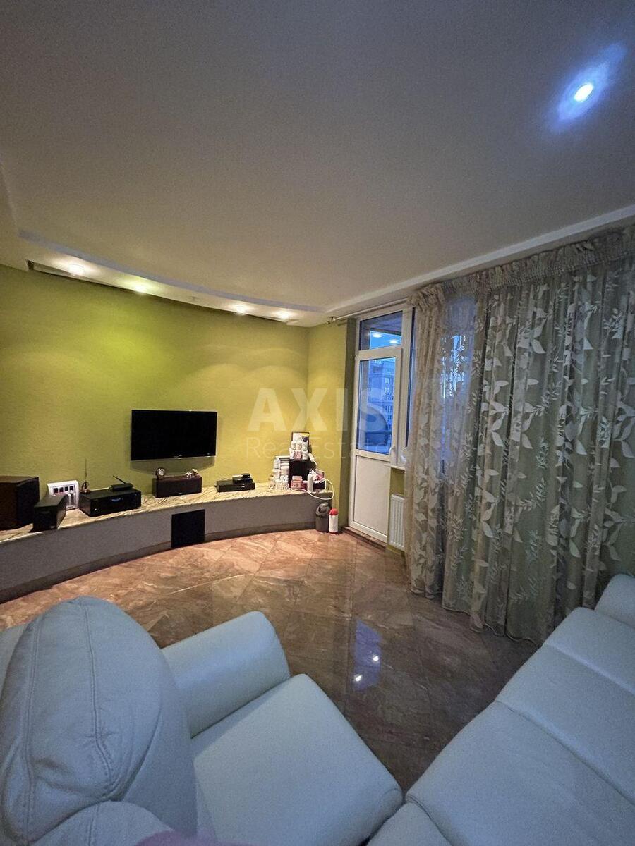 4k apartment vul. Symonenka Vasylja 51