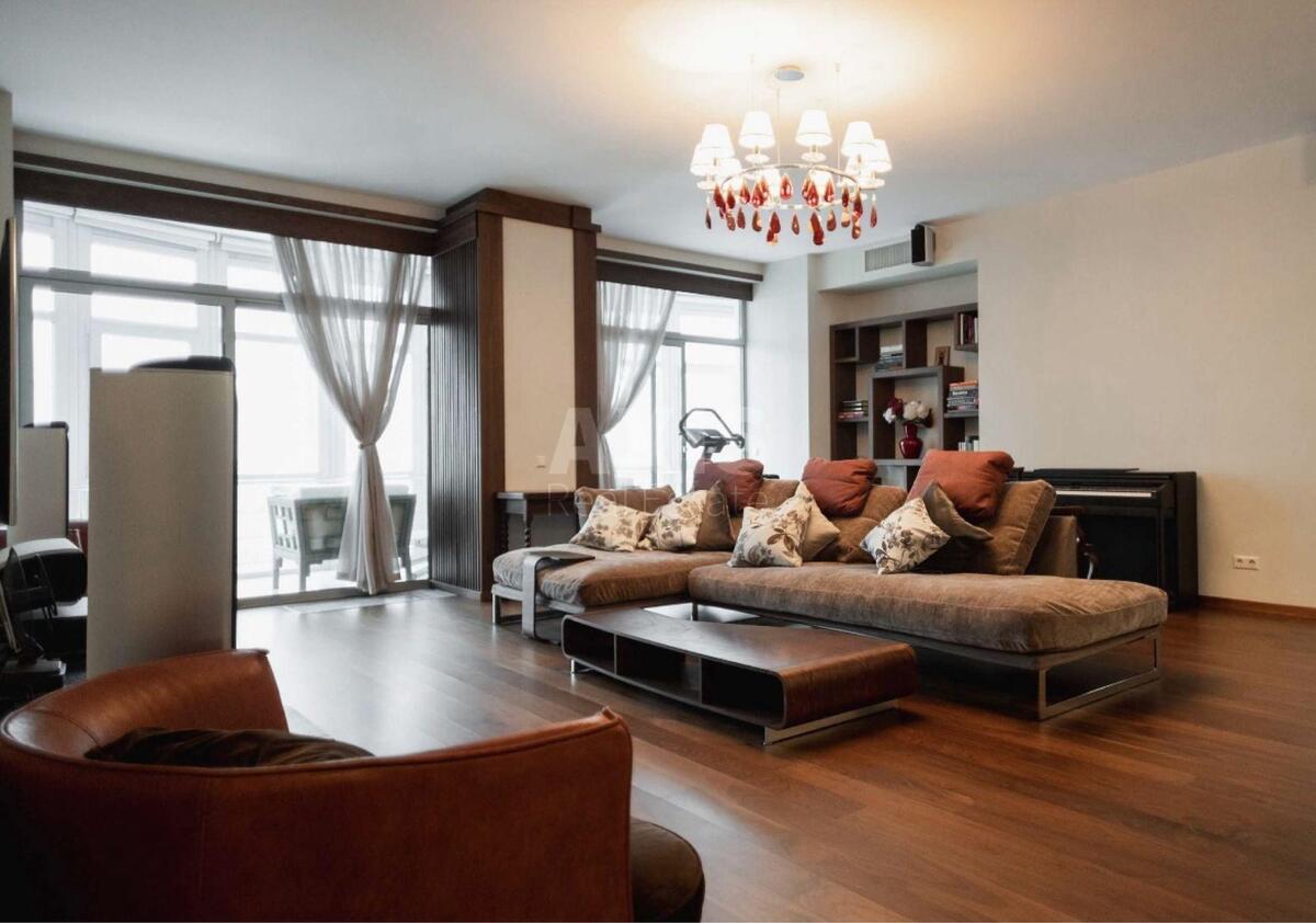 4k apartment vul. Panasa Myrnogo 17