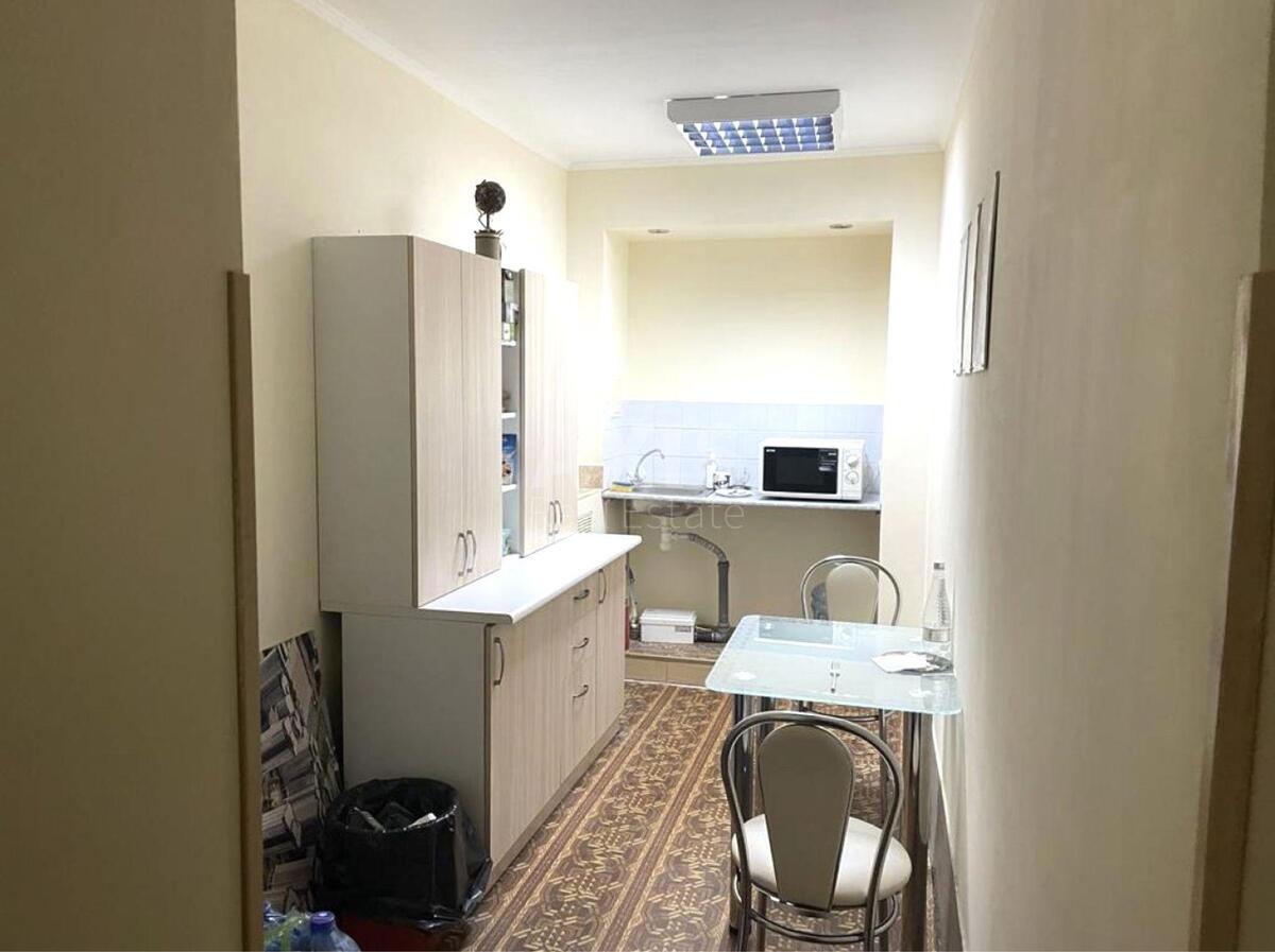 Office vul. Jaroslavs'ka 32/33, 160m22