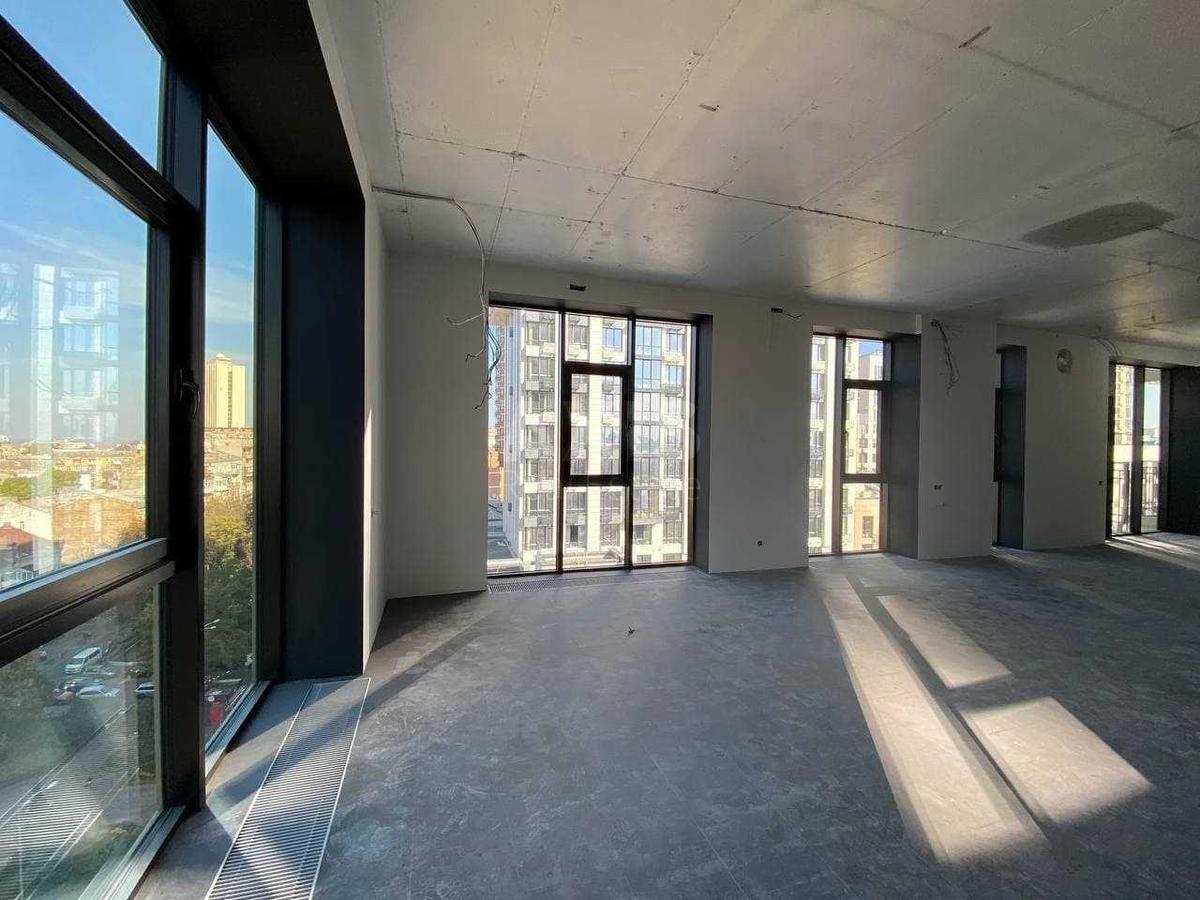 4k apartment vul. Bul'varno-Kudrjavs'ka 213