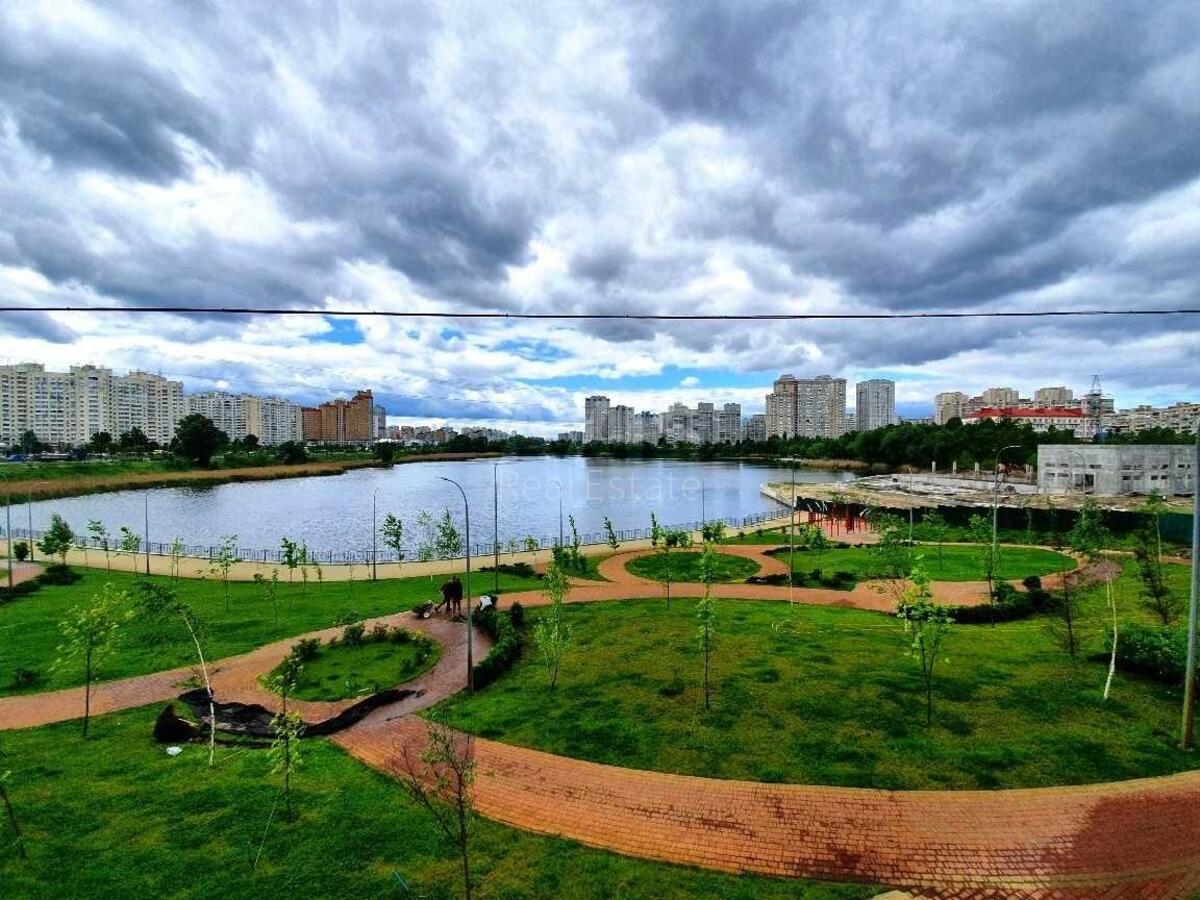 Объект торговли ул. Ревуцкого 40Б, 166м2590990