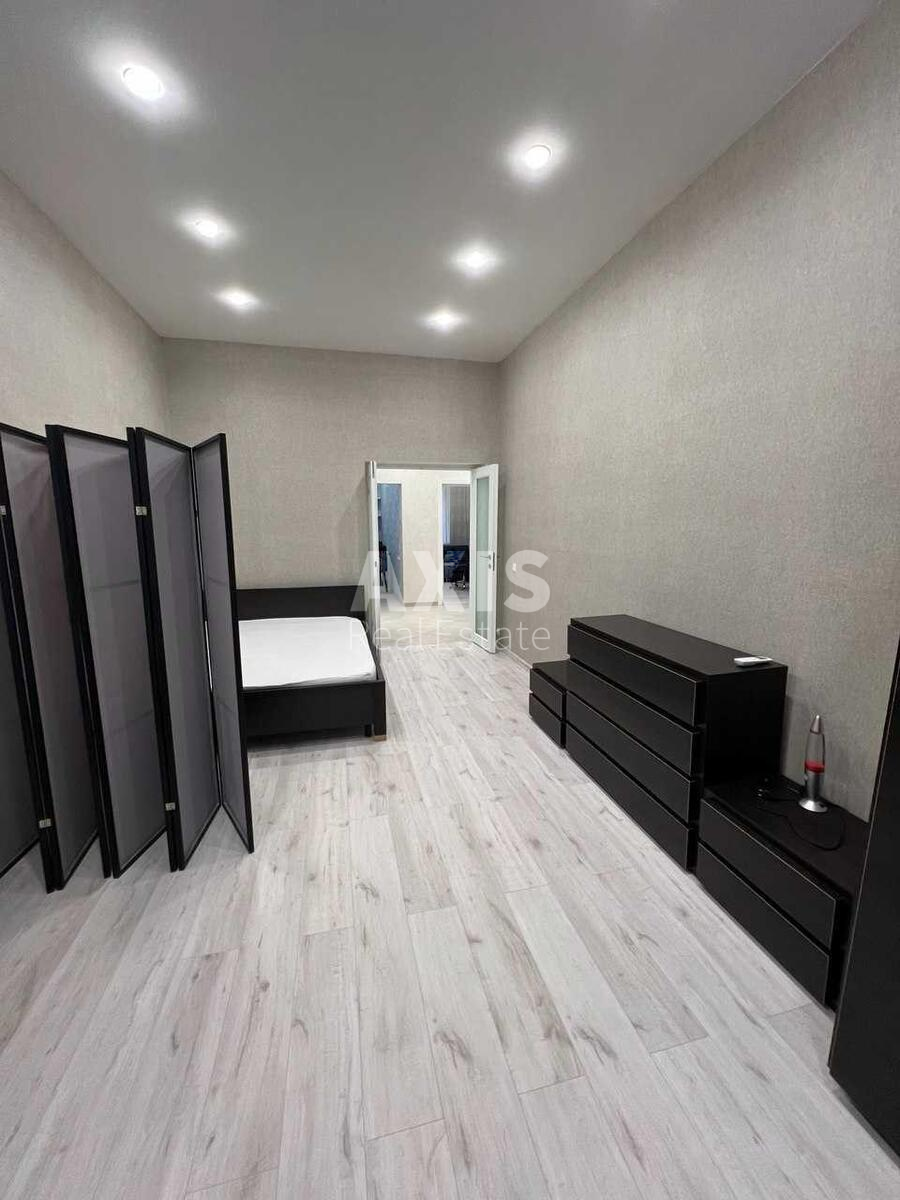 2k apartment vul. Malopidval'na 21/84