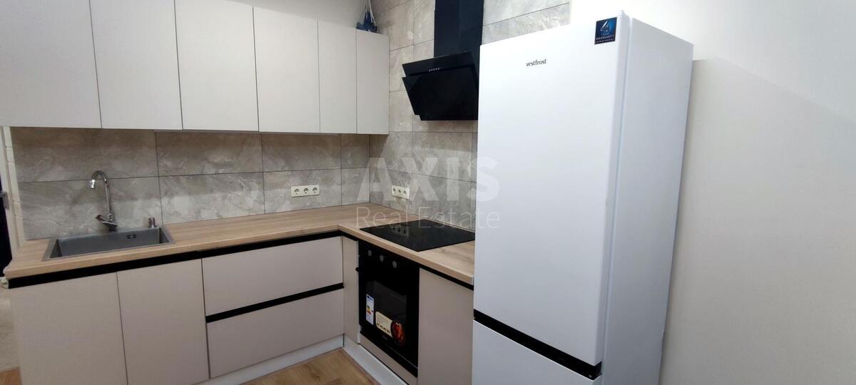 1k apartment pr-t Berestejskij 11639395