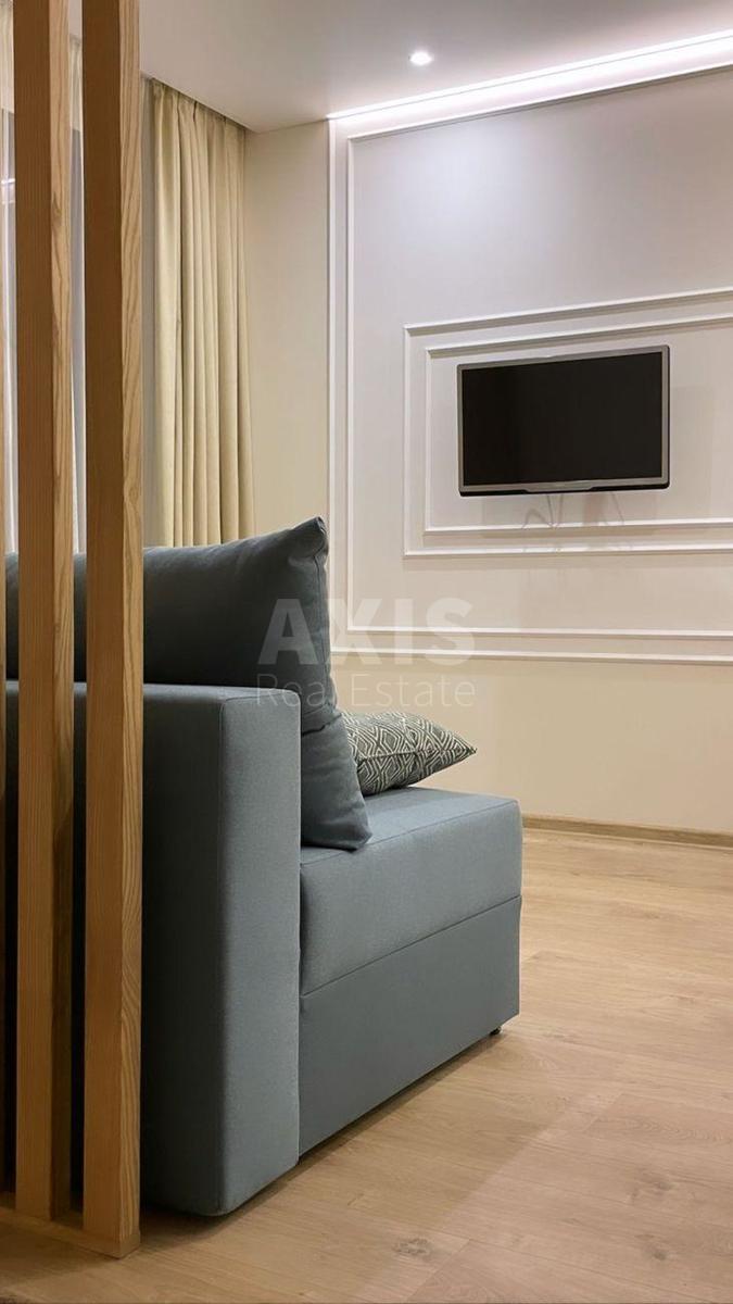1k apartment nab. Dniprovs'ka 180