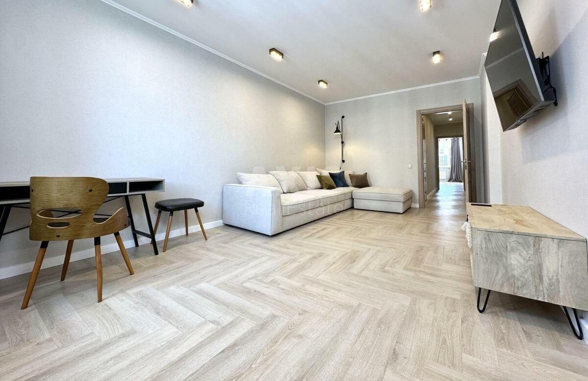 2k apartment vul. Mykil's'ko-Slobids'ka 15