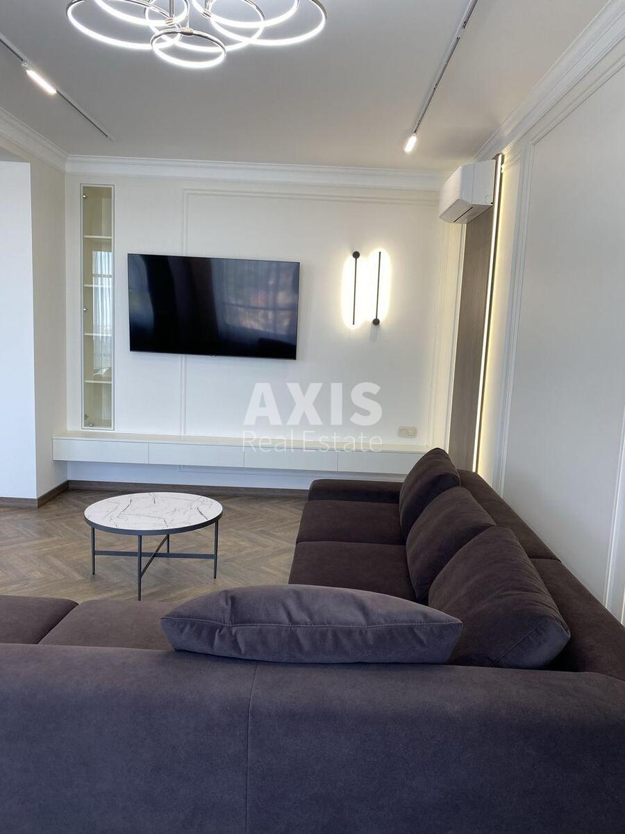 4k apartment vul. Strutyns'kogo Sergija 23