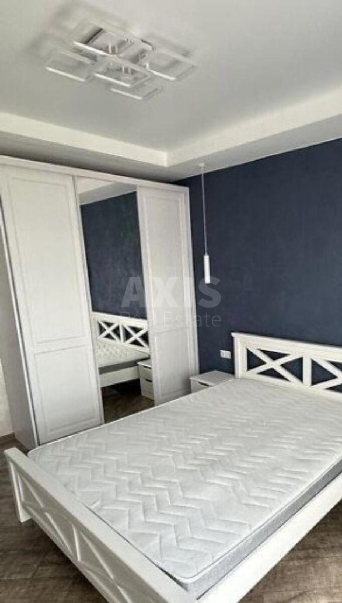 1k apartment vul. Myhajla Maksymovycha 243