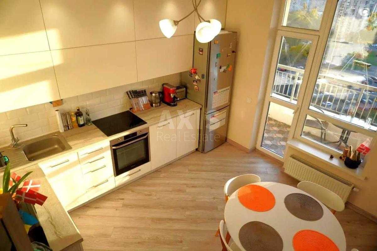 2k apartment vul. Kahovs'ka 581