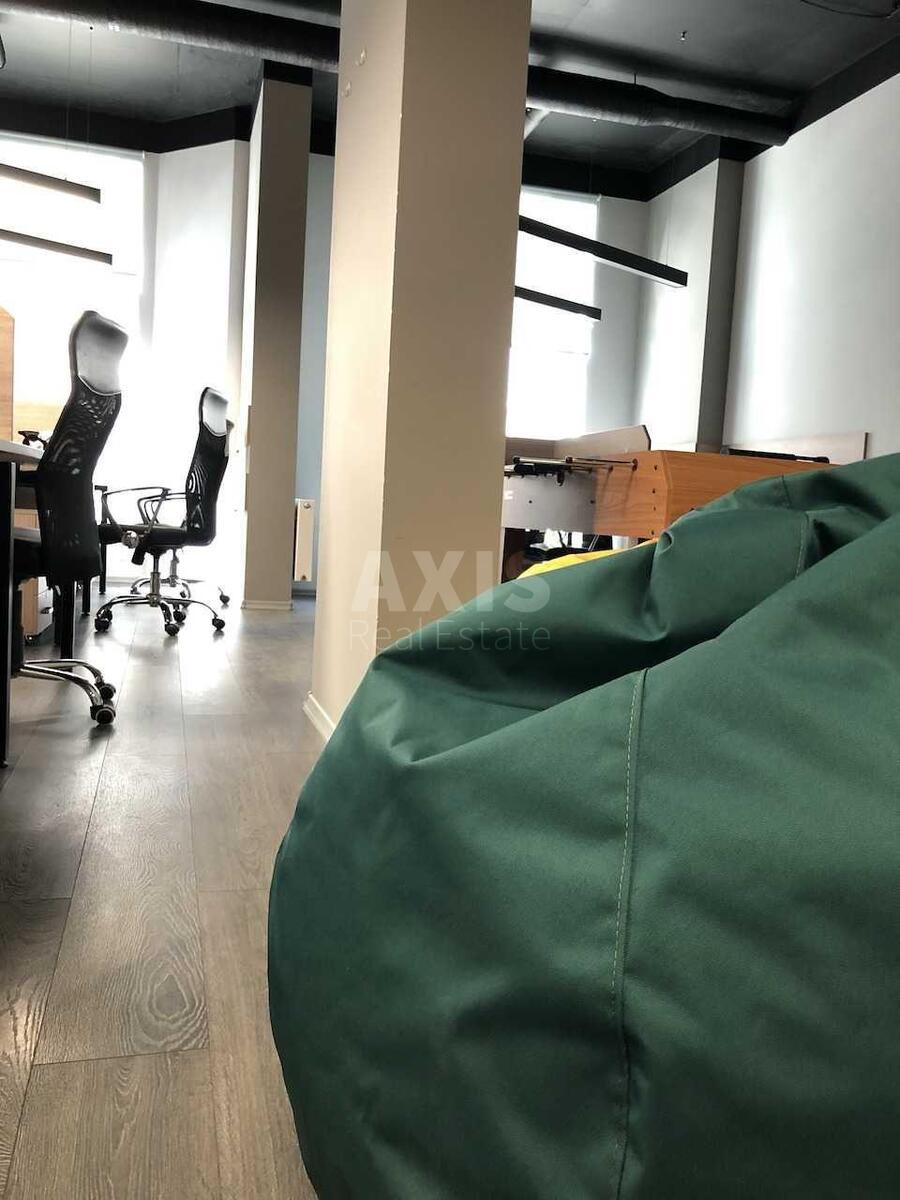 Office vul. Degtjarna 8, 220m2625056