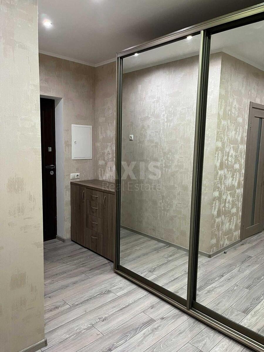 2к квартира ул. Драгоманова 2А10
