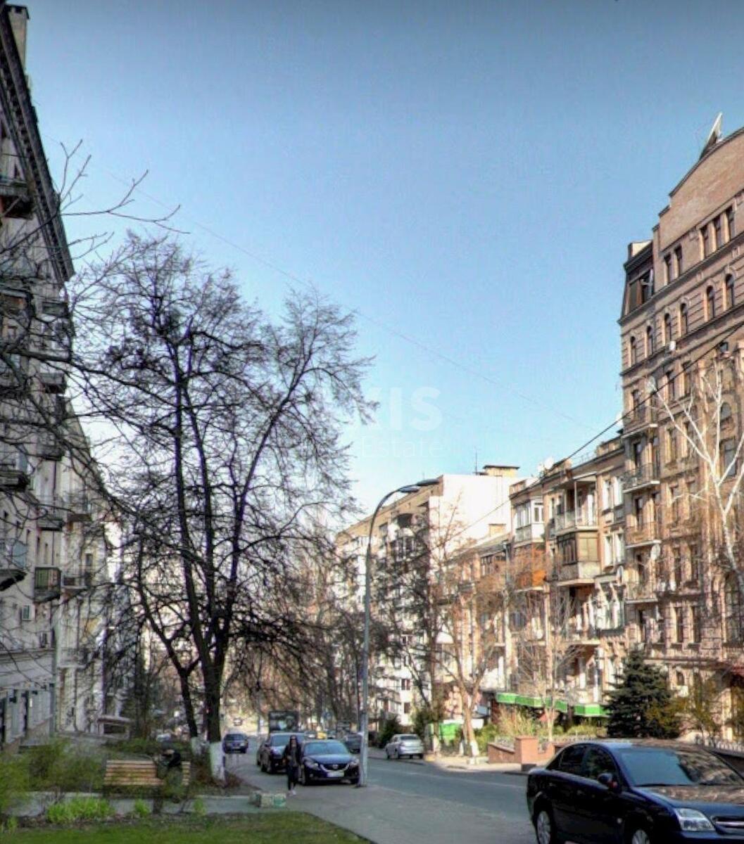 Об'єкт торгівлі вул. Хмельницького Богдана 47, 105м2
