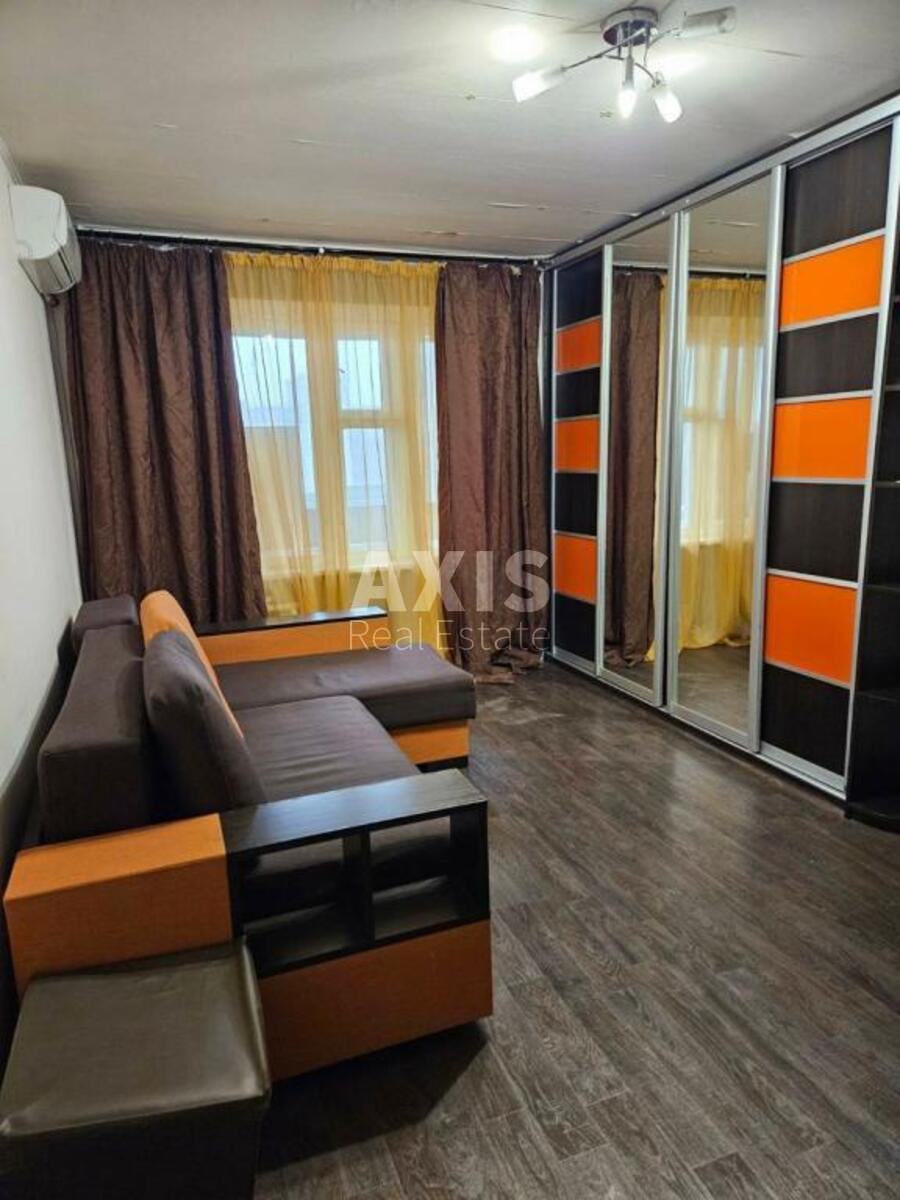 1k apartment vul. Vyshnjakivs'ka 8а1