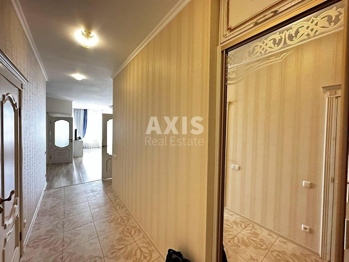 2k apartment uzv. Klovs'kyj 71