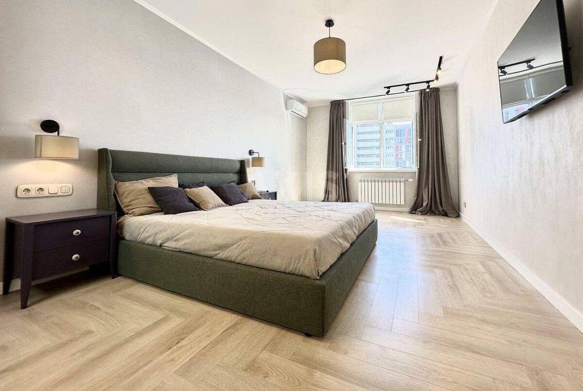 2k apartment vul. Mykil's'ko-Slobids'ka 150