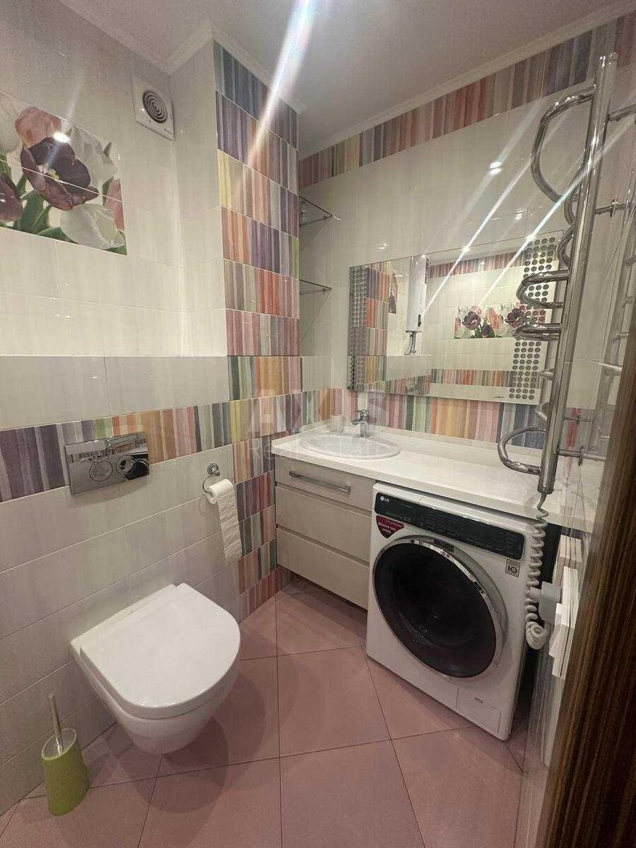 2к квартира ул. Комбинатная 25563979