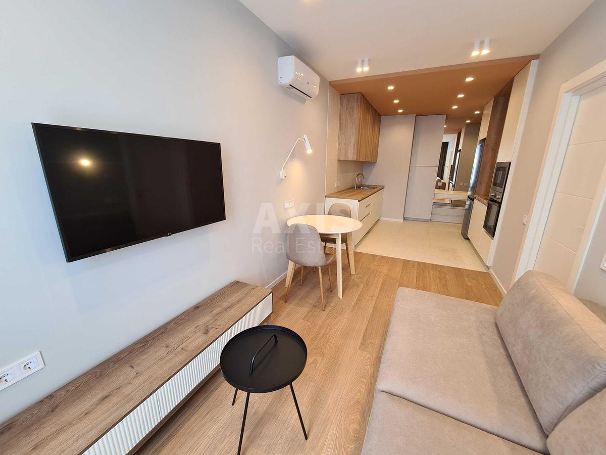 2k apartment vul. Zabolotnogo Akademika 15